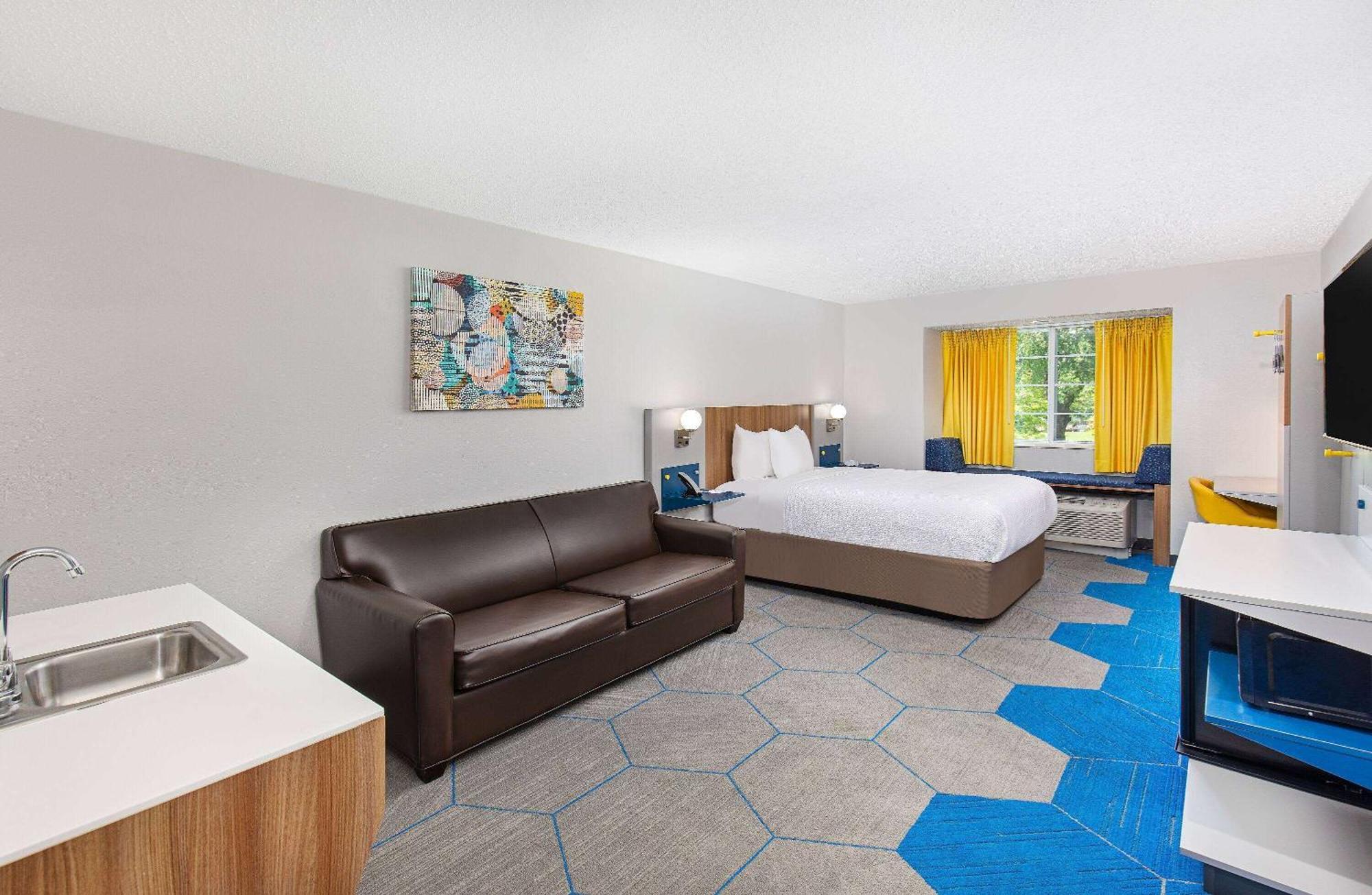 Microtel & North Hotel